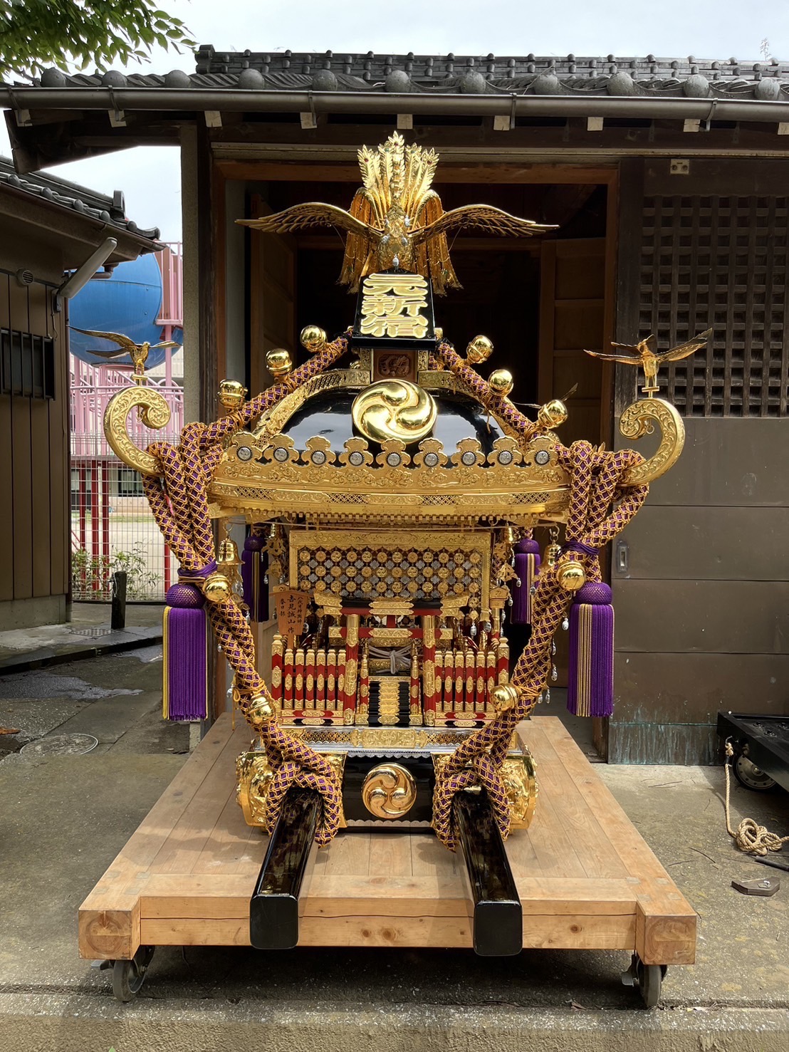 元新宿の御輿 1
